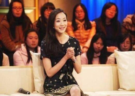 女明星向娱乐记者爆料,独家爆料幕后真相